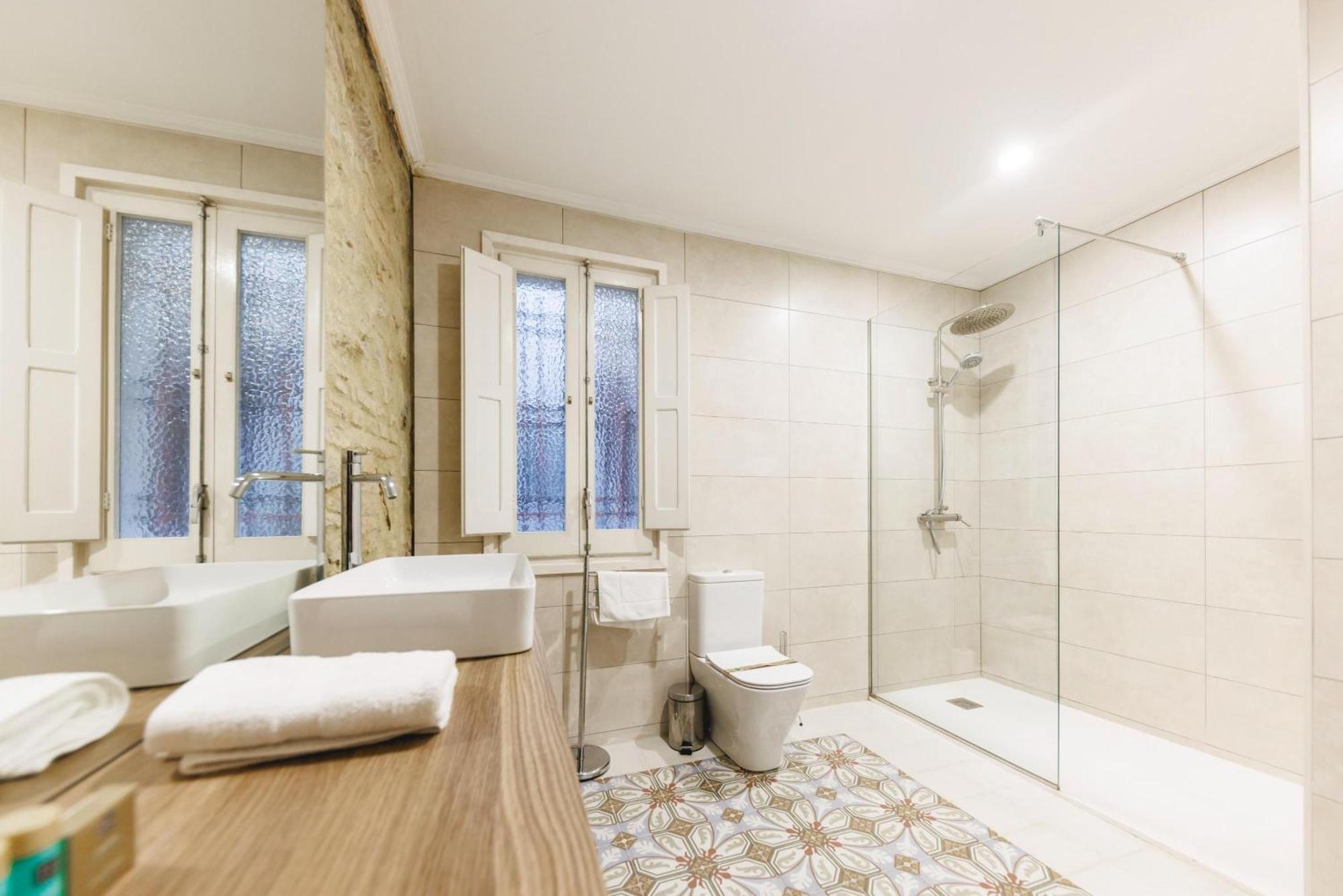 Bravissimo El Lleo, Bright 4-Bedroom Apartment ジローナ エクステリア 写真